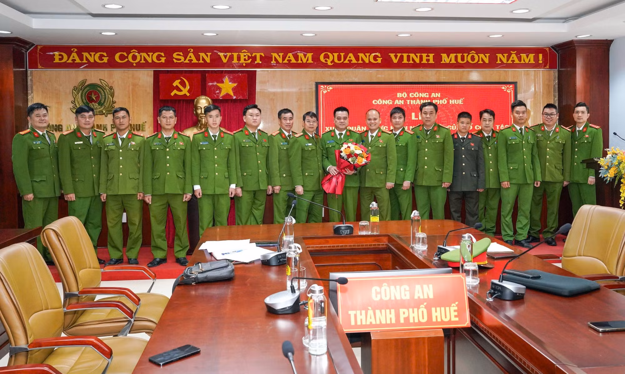 Công an TP Huế tổ chức xuất quân phòng, chống tội phạm ma túy tại nước bạn Lào -0