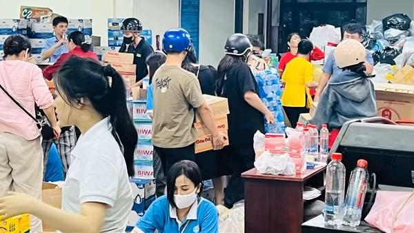 TP Hồ Chí Minh kêu gọi tiếp nhận khẩn để ủng hộ đồng bào các tỉnh bị thiệt hại do mưa lũ