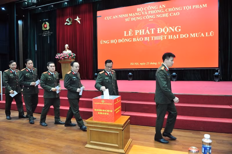 Cục An ninh mạng và phòng, chống tội phạm sử dụng công nghệ cao ủng hộ cho đồng bào bị bão lũ -2