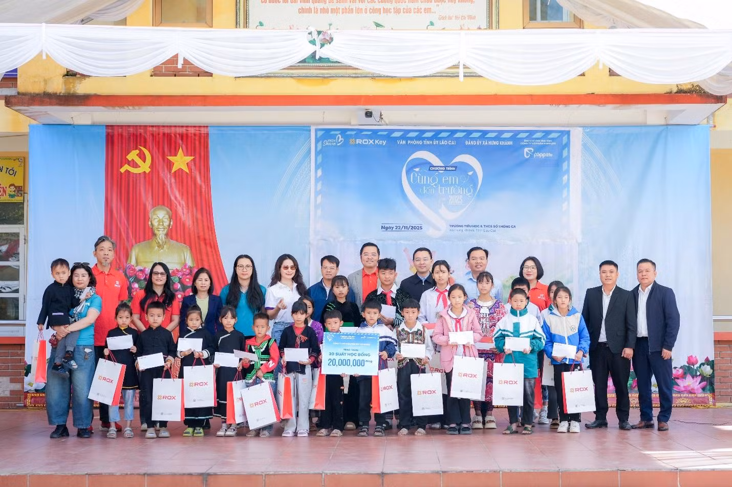 ROX Group ủng hộ Quỹ Vì người nghèo TP Hà Nội -0