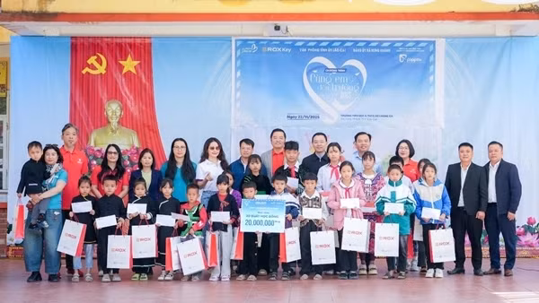ROX Group ủng hộ Quỹ Vì người nghèo TP Hà Nội