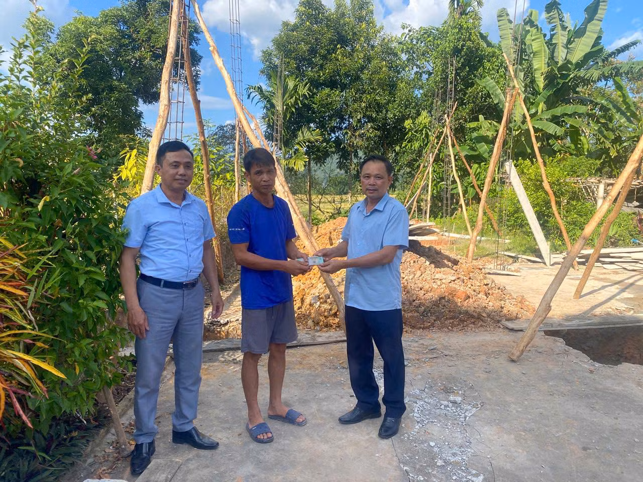 Chung tay dựng mái ấm cho gia đình khó khăn ở Lào Cai -0