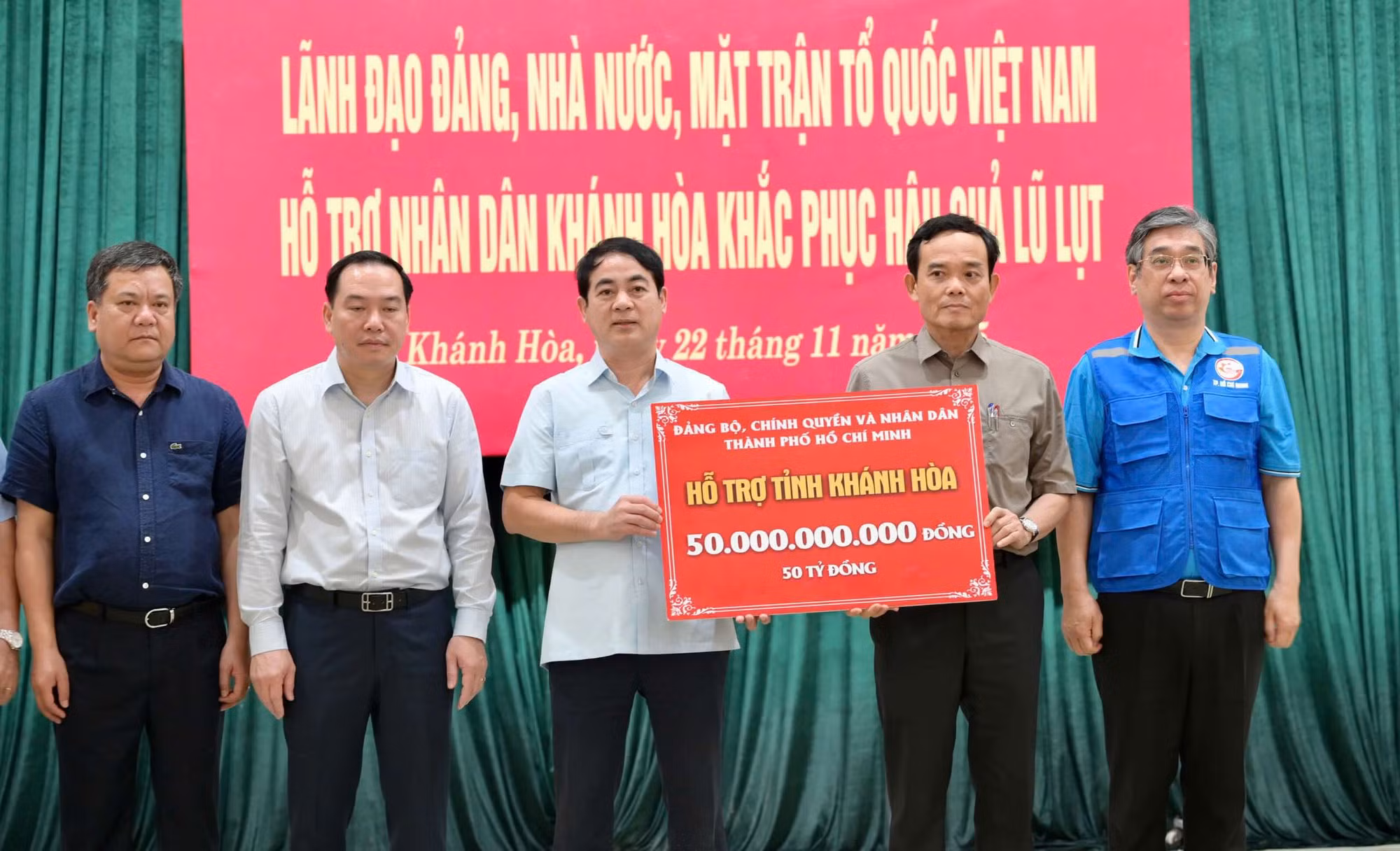 Triệu tấm lòng người dân TP Hồ Chí Minh hướng về đồng bào vùng lũ -0