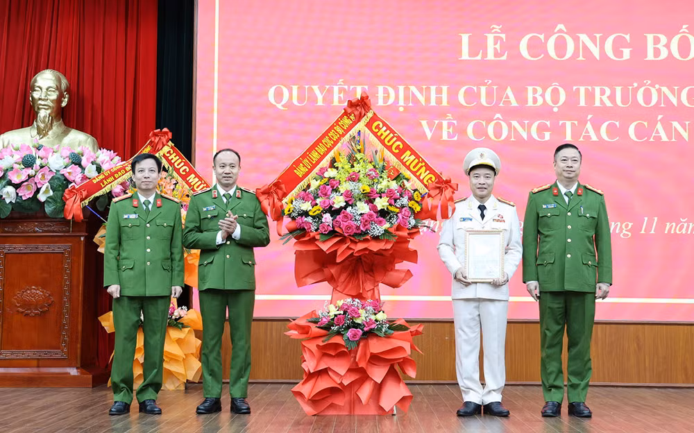 Công bố quyết định điều động, bổ nhiệm Giám đốc Công an tỉnh Lạng Sơn và&nbsp;Giám đốc Công an tỉnh Quảng Ninh -1