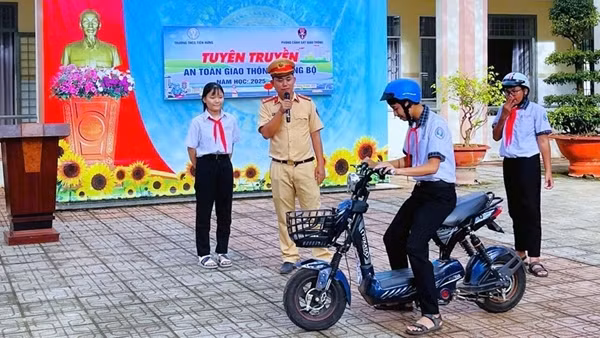 Siết chặt an toàn giao thông học đường, không để học sinh độ xe điện
