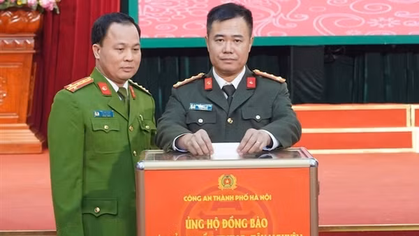 Công an Hà Nội phát động ủng hộ đồng bào miền Trung, Tây Nguyên khắc phục hậu quả mưa lũ