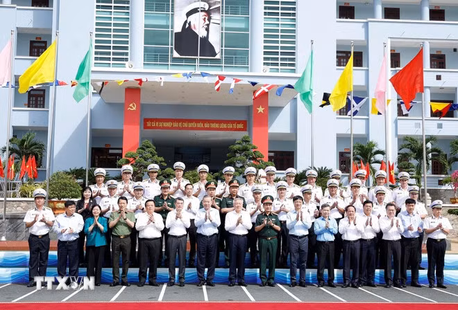 Tổng Bí thư Tô Lâm thăm, làm việc tại Vùng 5 Hải quân -0