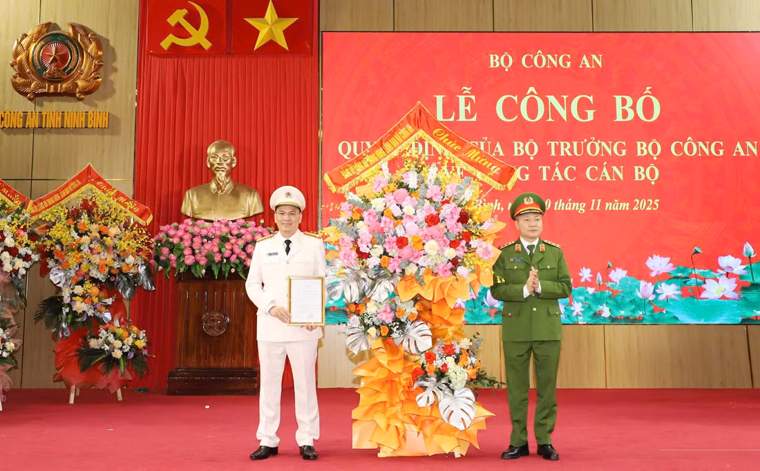 Bộ Công an tổ chức công bố các Quyết định về công tác cán bộ tại Công an tỉnh Ninh Bình -0