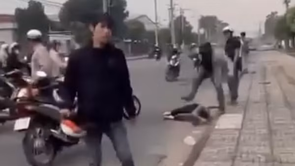 Triệu tập nhóm đối tượng đánh “hội đồng” nam thanh niên vì mâu thuẫn rút tiền