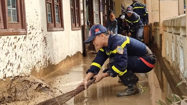 Nghị quyết của Chính phủ về giải pháp khắc phục hậu quả thiên tai ở miền Trung