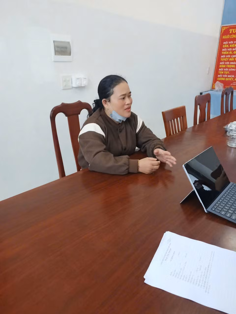 Công an làm việc với người phụ nữ phao tin “sập nhà lầu, hàng chục người chết” -0