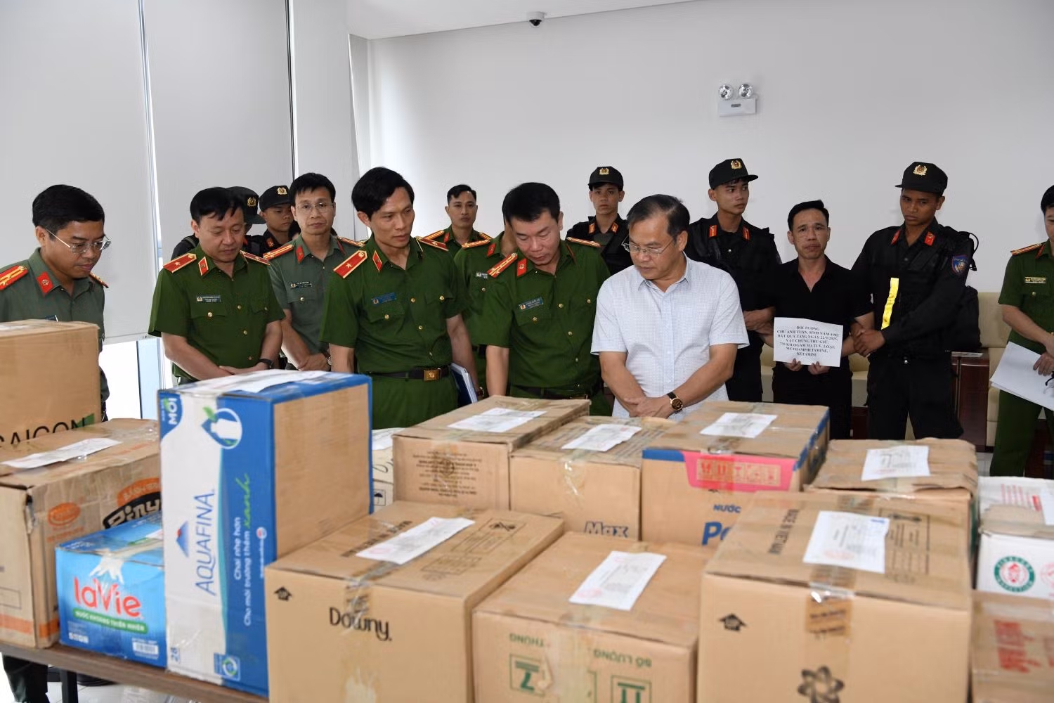 Khen thưởng chuyên án thu giữ 777kg ma túy tổng hợp -0