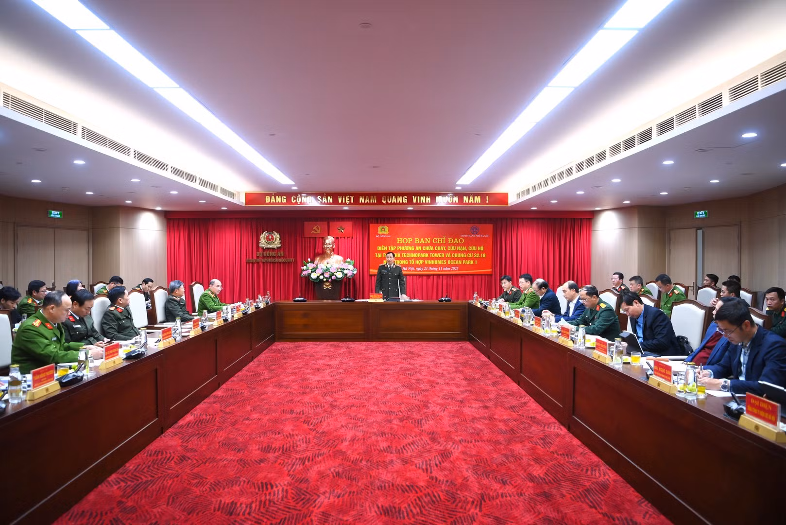Họp Ban Chỉ đạo diễn tập phương án chữa cháy, cứu nạn, cứu hộ tại các tòa nhà cao tầng trên địa bàn TP Hà Nội -0