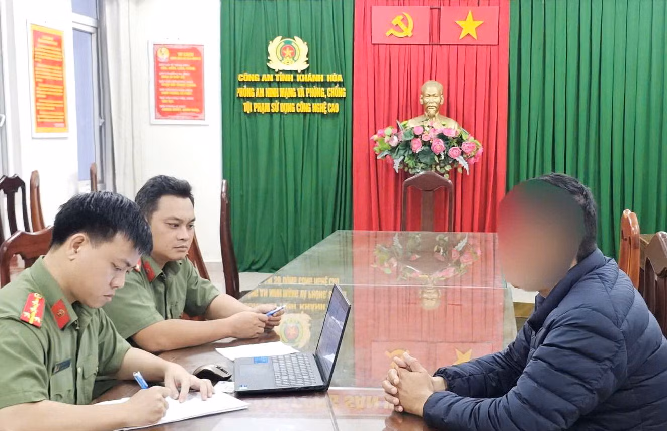Đã làm rõ các đối tượng đăng tải chia sẻ thông tin thất thiệt vỡ hồ đập ở Khánh Hòa -0
