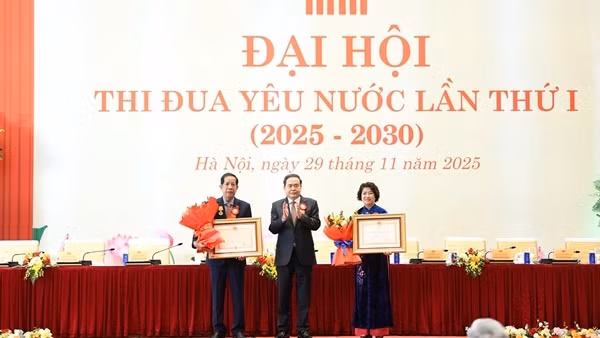 Chủ tịch Quốc hội Trần Thanh Mẫn phát động thi đua đổi mới các hoạt động của Quốc hội