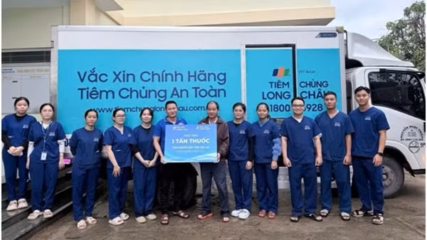 Long Châu hướng về miền Trung, khẩn cấp hỗ trợ thêm 3 tấn thuốc cho người dân