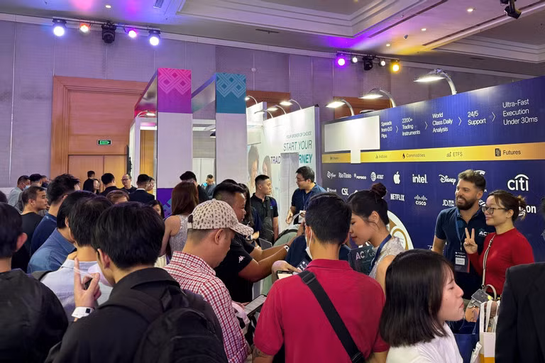 Hội thảo ứng dụng công nghệ núp bóng quảng bá cho hàng chục sàn forex quốc tế -0