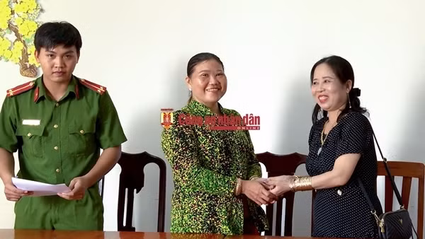 Nhặt được dây chuyền vàng trị giá trên 100 triệu đồng tìm người trả lại