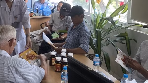 Bác sĩ khuyến cáo cai thuốc lá để bảo vệ trái tim khoẻ mạnh