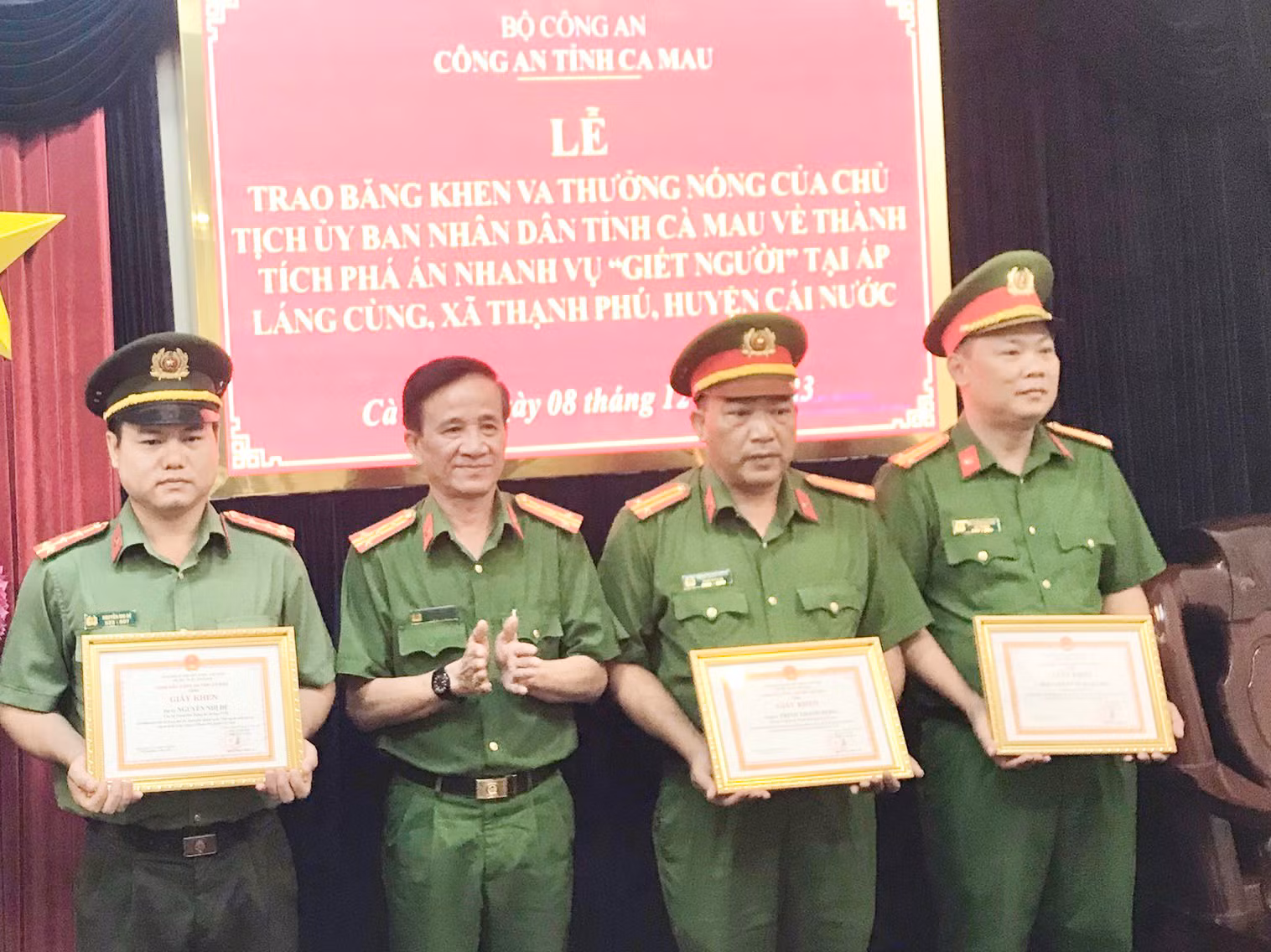 Khen thưởng tập thể, cá nhân phá nhanh vụ án con rể sát hại vợ mang thai và cha mẹ vợ -0