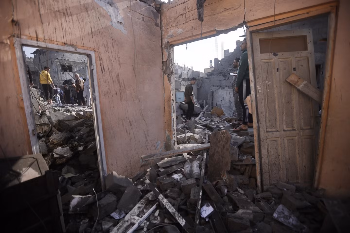 Bom đạn lại rơi ở Gaza khi lệnh ngừng bắn kết thúc -0