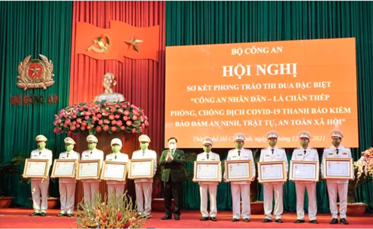 Xây dựng Công an tỉnh Long An thật sự trong sạch, vững mạnh, đáp ứng yêu cầu, nhiệm vụ trong tình hình mới -0