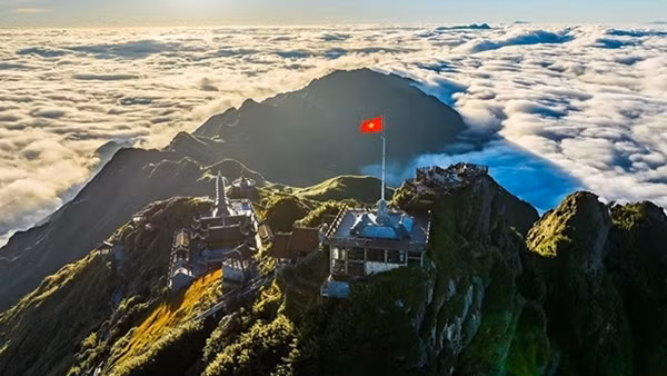 Ưu đãi giá vé cáp treo Fansipan tháng 12, cơ hội vàng để săn mùa mây đẹp nhất năm