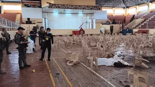 Tổng thống Philippines lên án vụ đánh bom khủng bố khiến 4 người thiệt mạng