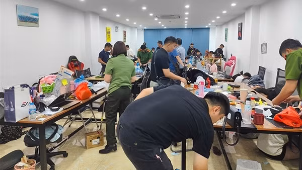 Khởi tố 26 đối tượng giả danh “bác sĩ”, “tiến sĩ”