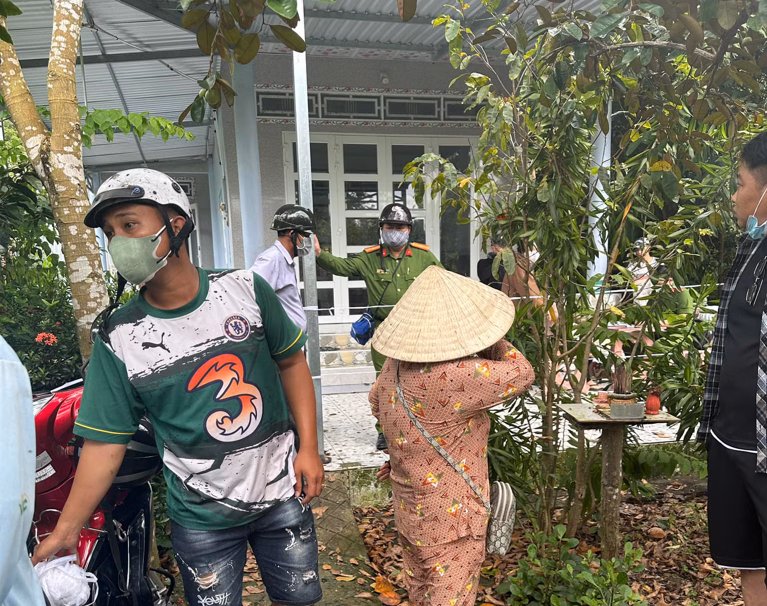 Khóa tay kẻ sát hại vợ mang song thai và cha mẹ vợ, sau 4 giờ phát hiện vụ việc -0
