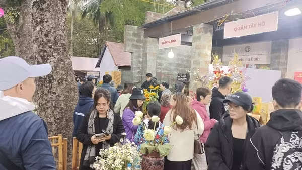"Cháy hàng" món ăn truyền thống tại lễ hội văn hóa ẩm thực Hà Nội 2023