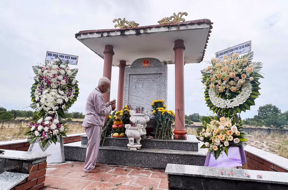 bia tuong niem 73 nan nhan binh duong.jpg -0