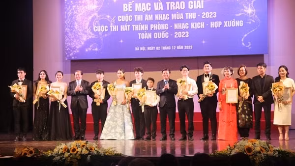 Trao giải cuộc thi “Âm nhạc mùa thu” và “Hát Thính phòng - Nhạc kịch - Hợp xướng” toàn quốc 2023