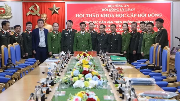 Lực lượng CAND giữ vai trò xung kích, nòng cốt trong công tác dân vận trên không gian mạng