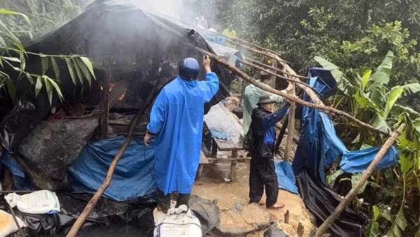 Truy quét “vàng tặc” để đảm bảo an toàn quá trình đóng cửa mỏ vàng Bồng Miêu