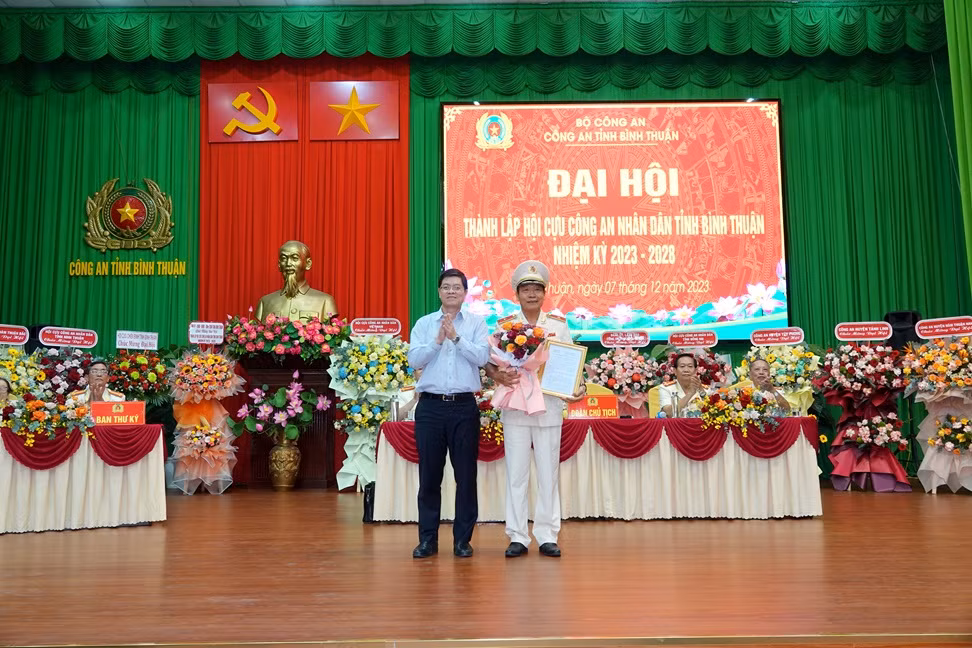 Hội cựu CAND Bình Thuận tiếp tục giữ vững bản chất tốt đẹp, nêu gương cho các thế hệ trẻ -0