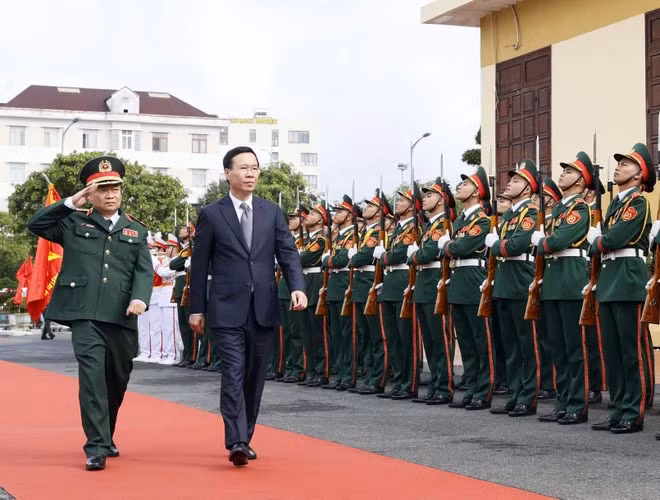 Chủ tịch nước: Quân khu 5 không để bị động, bất ngờ trong mọi tình huống -0