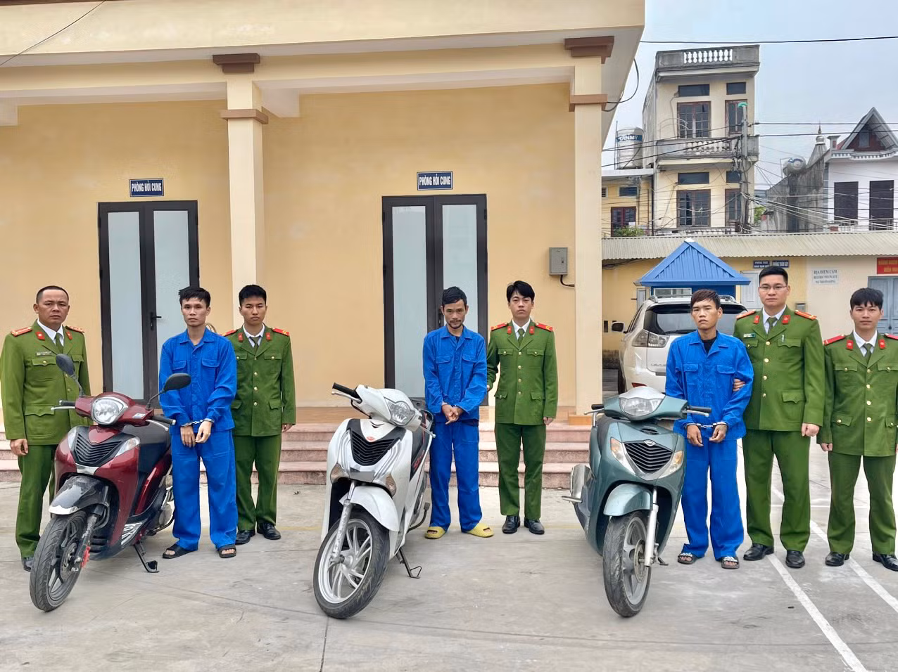 Bắt nhóm đối tượng nhiều tiền án trộm cắp xe mô tô SH, SH mode -0
