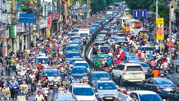 Hạ tầng giao thông Hà Nội yếu kém cả quy hoạch lẫn triển khai gây ùn tắc, thiếu nơi đỗ xe trầm trọng