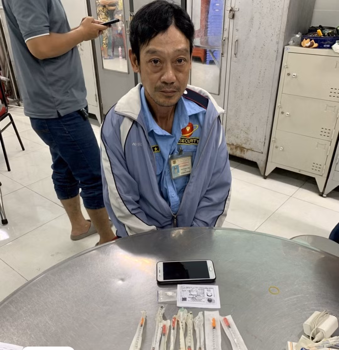 Thu gom đối tượng nghiện, triệt xóa điểm ma túy tại khu vực nghĩa trang Bình Hưng Hòa -0