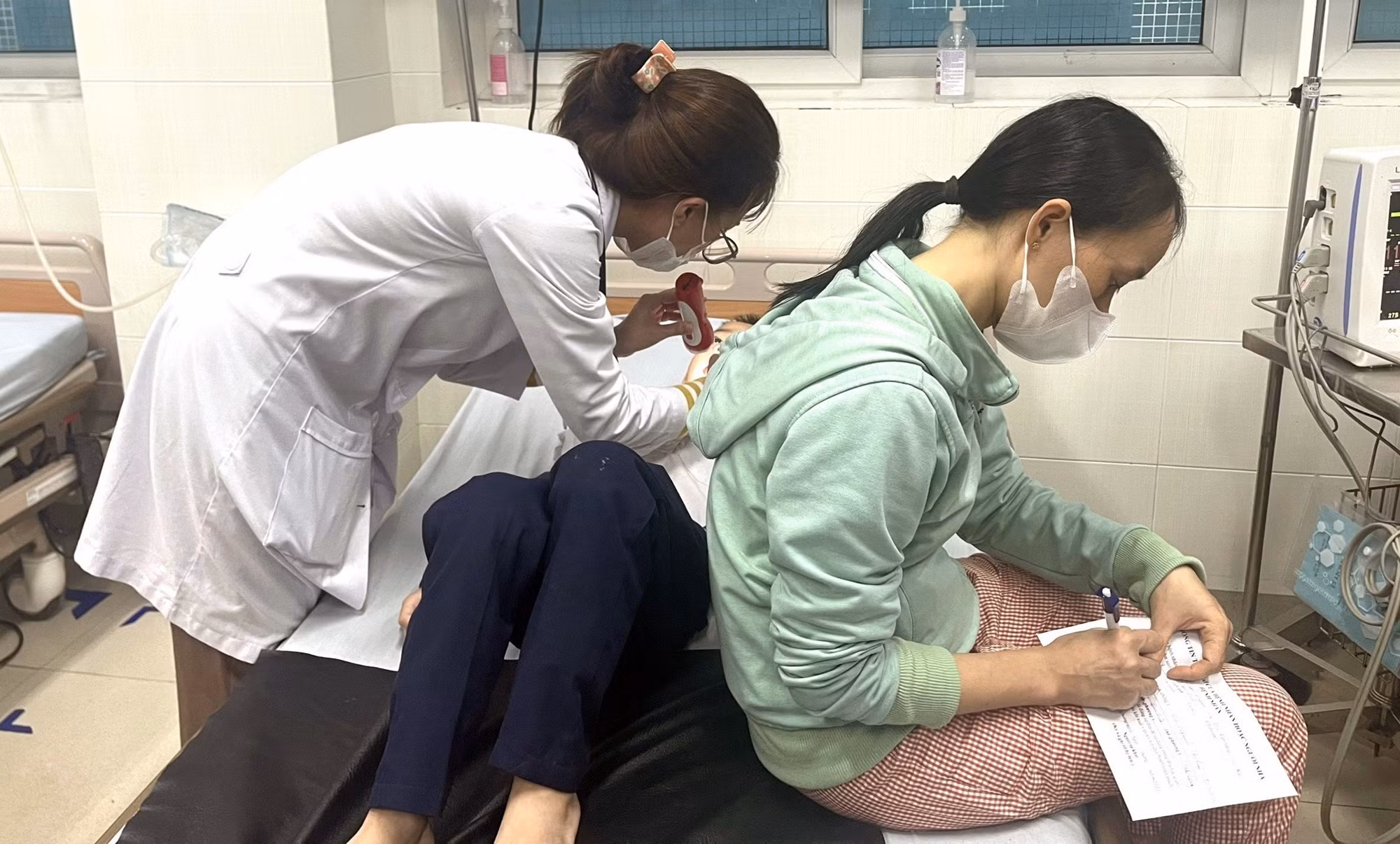Ngành Giáo dục chỉ đạo khẩn sau vụ hàng chục học sinh bị ngộ độc thực phẩm -0