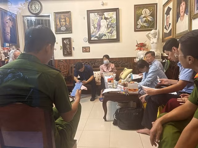 Kiểm tra đột xuất nơi hành nghề của “bác sĩ Hà Duy Thọ” nổi tiếng trên Facebook, Tiktok -0