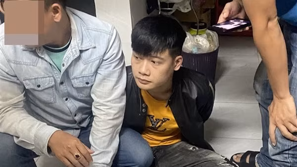 Bắt giữ tên cướp buộc nữ nạn nhân cởi đồ, chụp ảnh khỏa thân