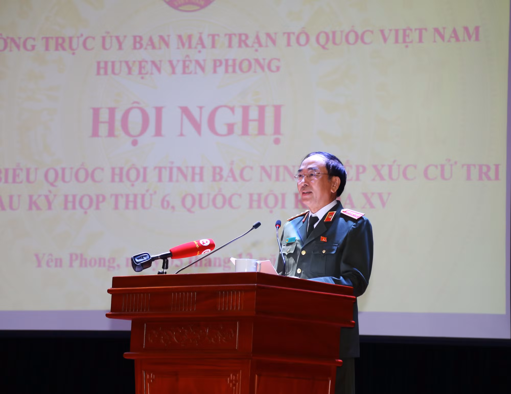 Thứ trưởng Trần Quốc Tỏ tiếp xúc cử tri huyện Yên Phong, Bắc Ninh -0