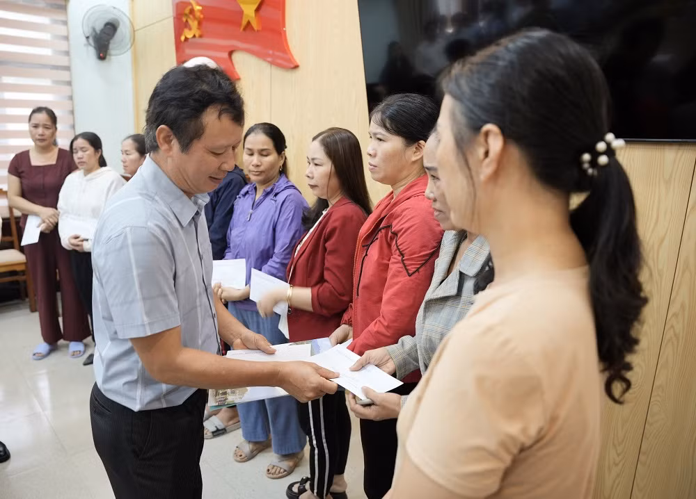 Thông qua Nghị quyết trợ giúp hàng trăm tiểu thương trong vụ cháy chợ miền núi -0