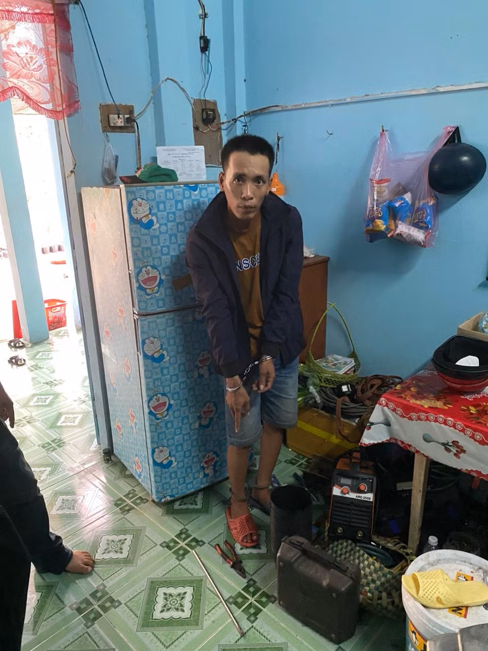 Lần theo dấu vết qua nhiều tỉnh thành bắt tên trộm ma mãnh -0