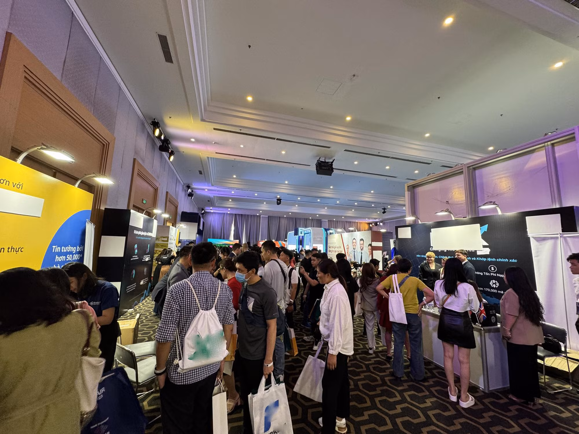 Hội thảo ứng dụng công nghệ núp bóng quảng bá cho hàng chục sàn forex quốc tế -0