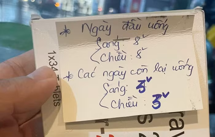 Thị trường “chợ đen” thuốc đặc trị COVID-19 -0