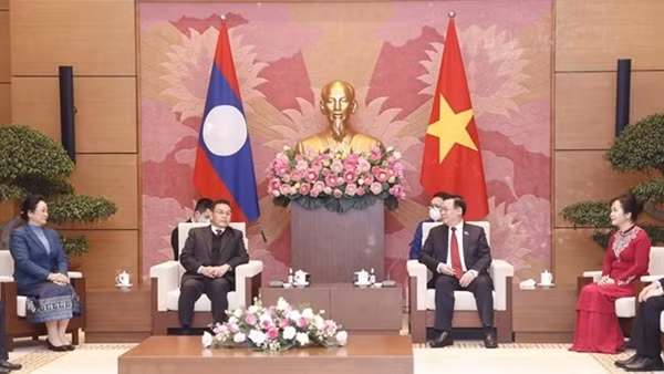Vun đắp quan hệ hữu nghị Việt-Lào ngày càng phát triển ảnh 3
