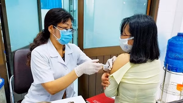 Giải pháp toàn diện nhằm chống lại Omicron không nằm ở việc đóng cửa biên giới ảnh 2